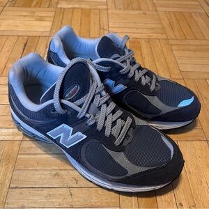 ❌SOLD❌ New Balance Men's 7.5 Womens 9 2002r Navy & Grey